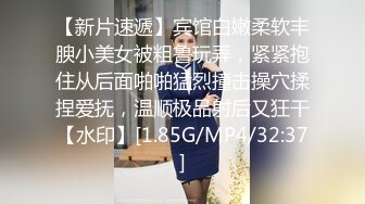 对着镜子才知道自己有多骚 站式后入爆插00后学妹…被按在镜子前狠狠深操，看起来挺文静床上骚出水