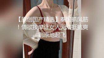 重磅炸弹！OF巨乳肥臀肉感十足高颜值网红Coser可萌可御网黄女神1