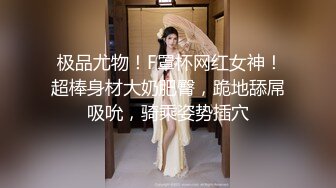 高颜值牛仔裤萌妹，舔弄口交骑坐自己动抽插猛操