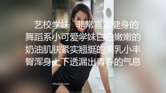 【熟女控】微信附件聊到的一个成熟姐姐，夏天扒光衣服在家吃饭，录了发给我看，还表演个吞吐香肠，真有味呀！