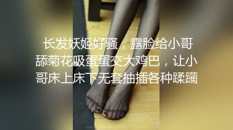 百姓大众洗浴场暗藏高清设备真实偸拍女士换衣间内部春光一屋子老B嫩B脱换衣服太刺激了