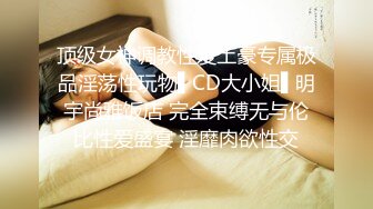 【新片速遞】小伙在家操漂亮轻熟女 大姐很害羞 不让开灯还不敢面对镜头 估计怕被人认出来 身材不错