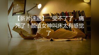  极品小骚妹镜头前让小哥调教，全程露脸乖巧听话给小哥口交大鸡巴，让小哥舔逼乖巧听话